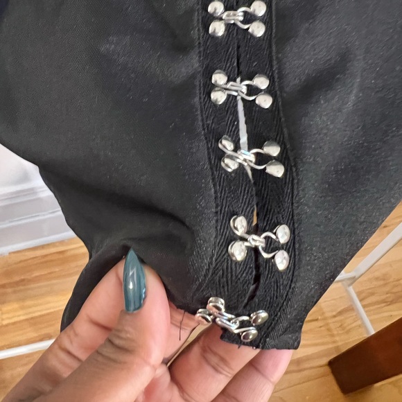 BLACK BLOUSE // PRETTY LITTLE THING // corset type // Medium 🖤 US 8 - Picture 8 of 8